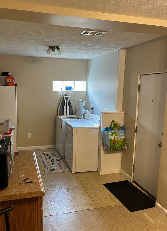 Building Photo - 1663 Longwood Rd