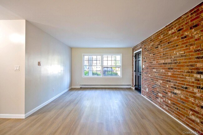 Building Photo - 167 NY-23