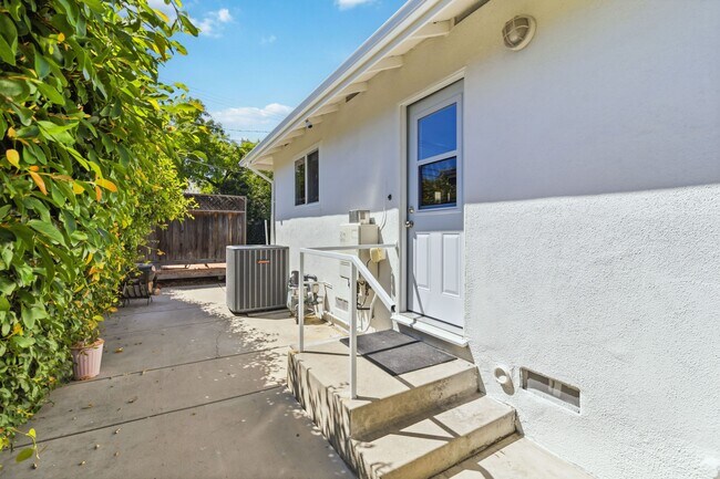 Building Photo - 23020 Haynes St