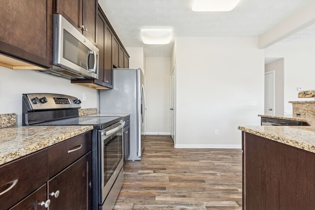 Building Photo - Suffolk Condo- Ready for move in