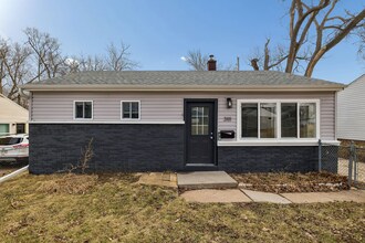 Building Photo - 3111 S 40th St