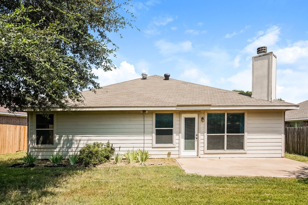 Building Photo - 1345 Meadowbrook Ln
