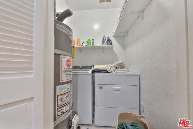 Building Photo - 4905 Coolidge Ave