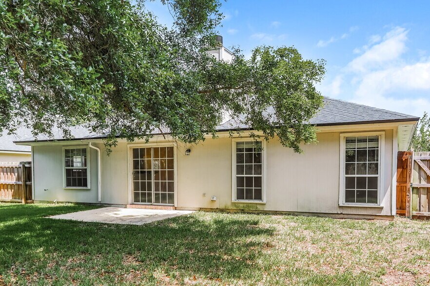 Building Photo - 12772 Glade Springs Dr S