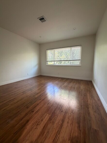 Bedroom 1 - 3052 Honolulu Ave