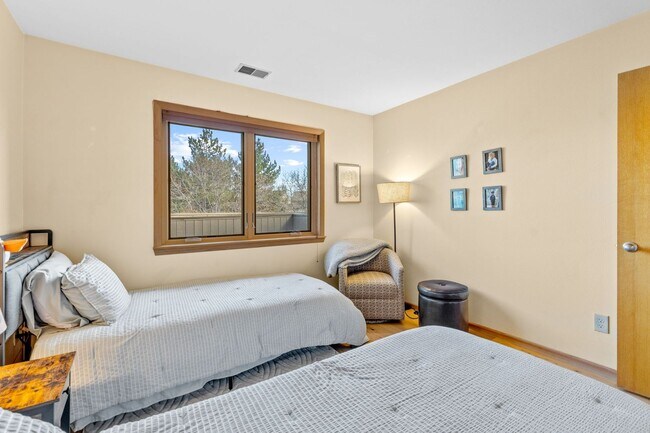 Building Photo - Flatiron View Retreat with Vaulted Ceilings & Private Balcony
