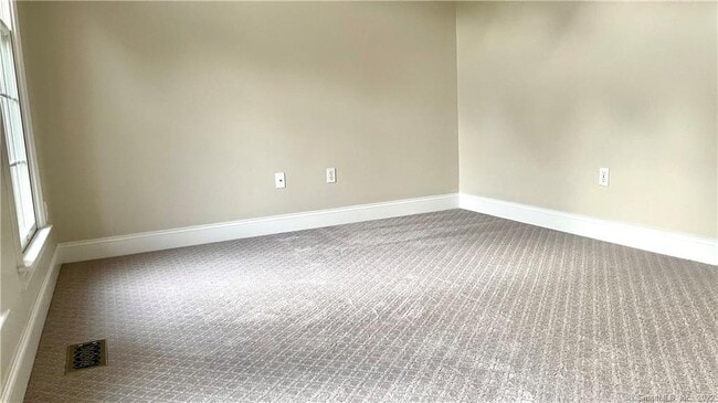 Building Photo - 34 Auburn Knoll