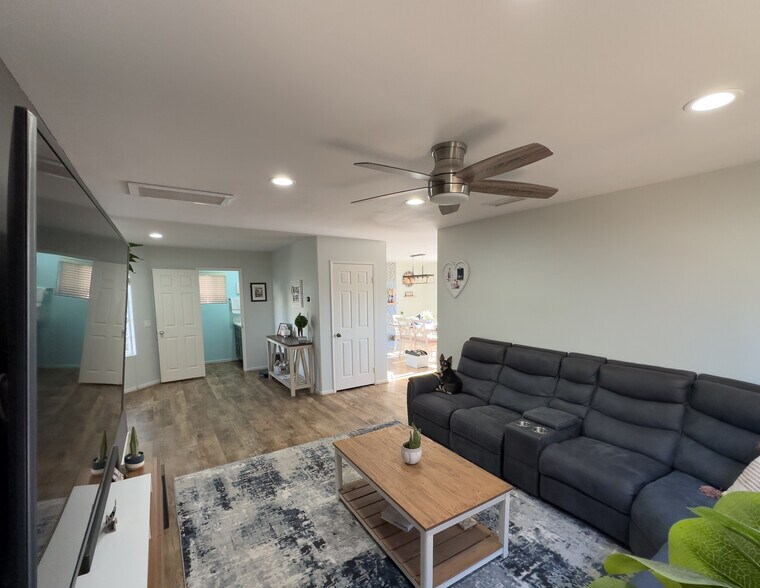 Building Photo - 8932 Gateway View Ct