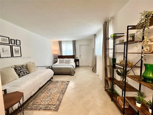 Building Photo - 919 Michigan Ave