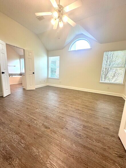 Building Photo - 7005 Fallkirk Dr