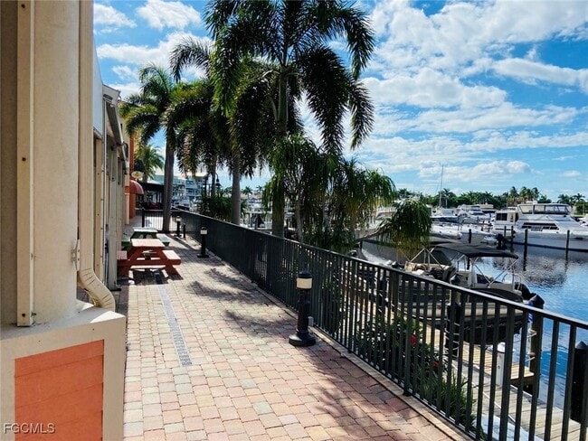 Building Photo - 5865 Shell Cove Drive