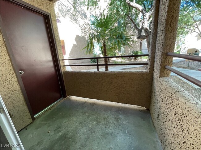 Building Photo - 9325 W Desert Inn Rd
