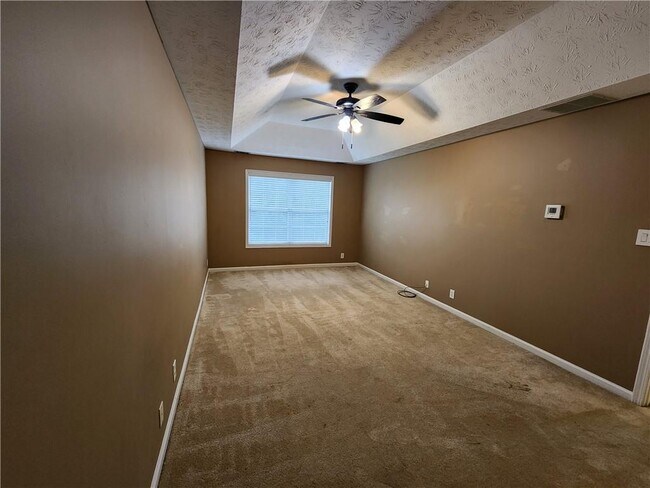 Building Photo - 350 Saddle Bridge Dr