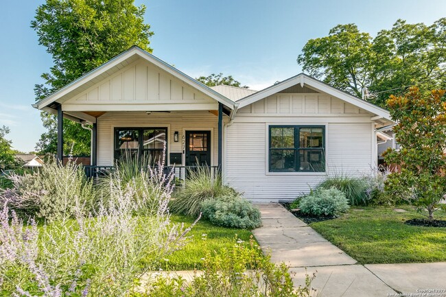 Building Photo - GORGEOUS BEACON HILL BUNGALOW