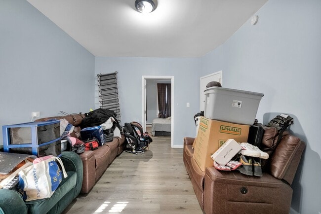 Building Photo - 830 Chestnut St