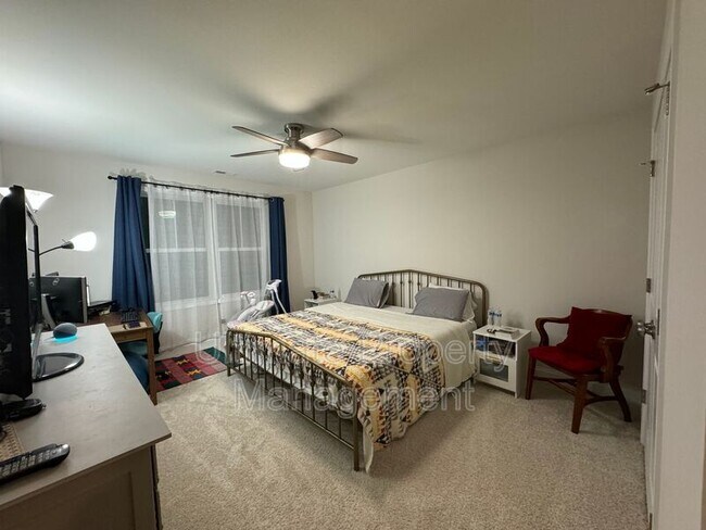 Building Photo - 1449 Lewis Landing Ave