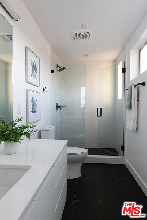 Building Photo - 423 S Wilton Pl