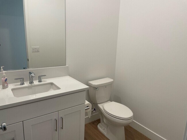 Building Photo - 55+ Community - Single Story 4 Bedroom Hom...