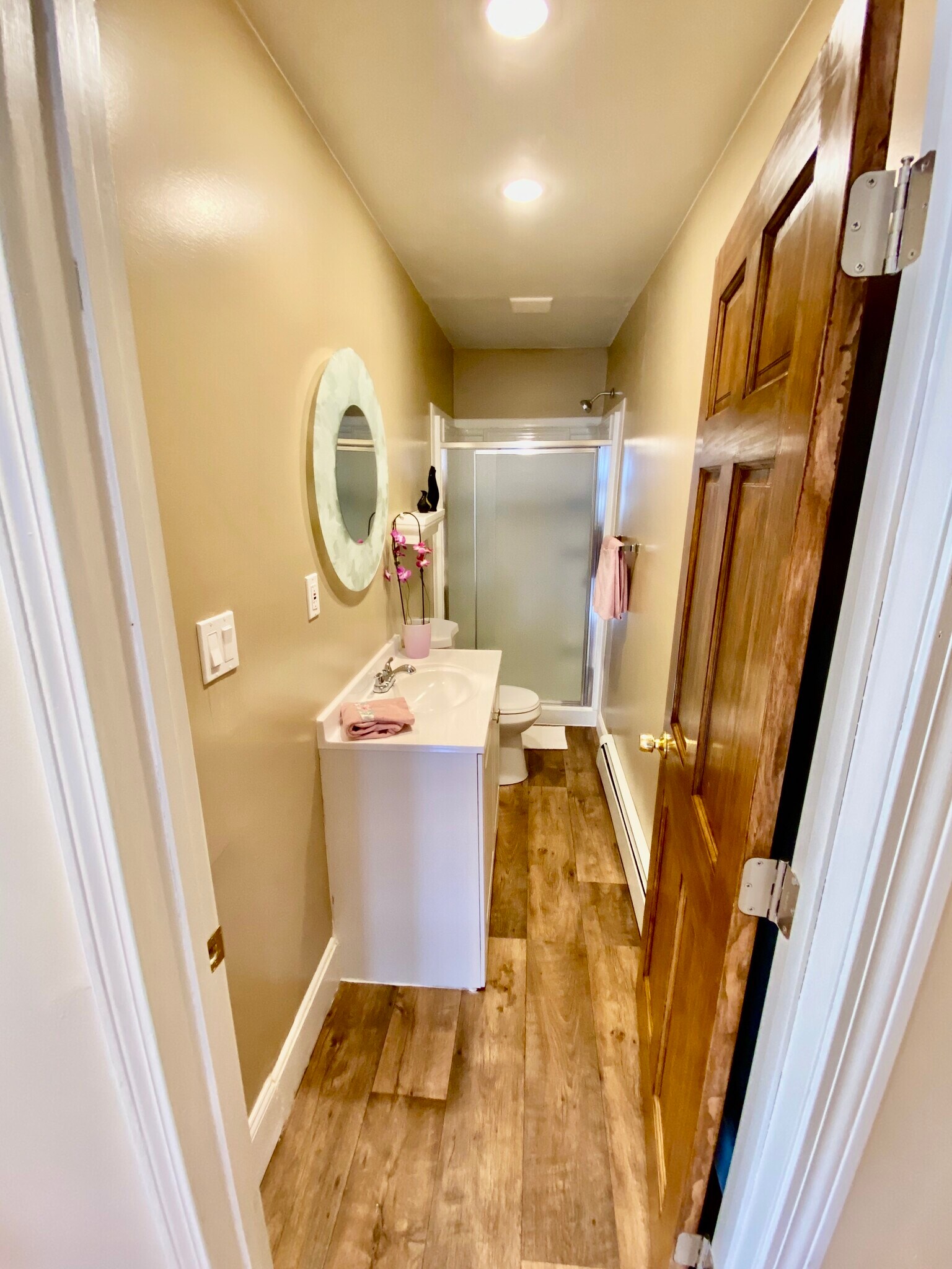 Bath 1 - 208 Rawson Rd