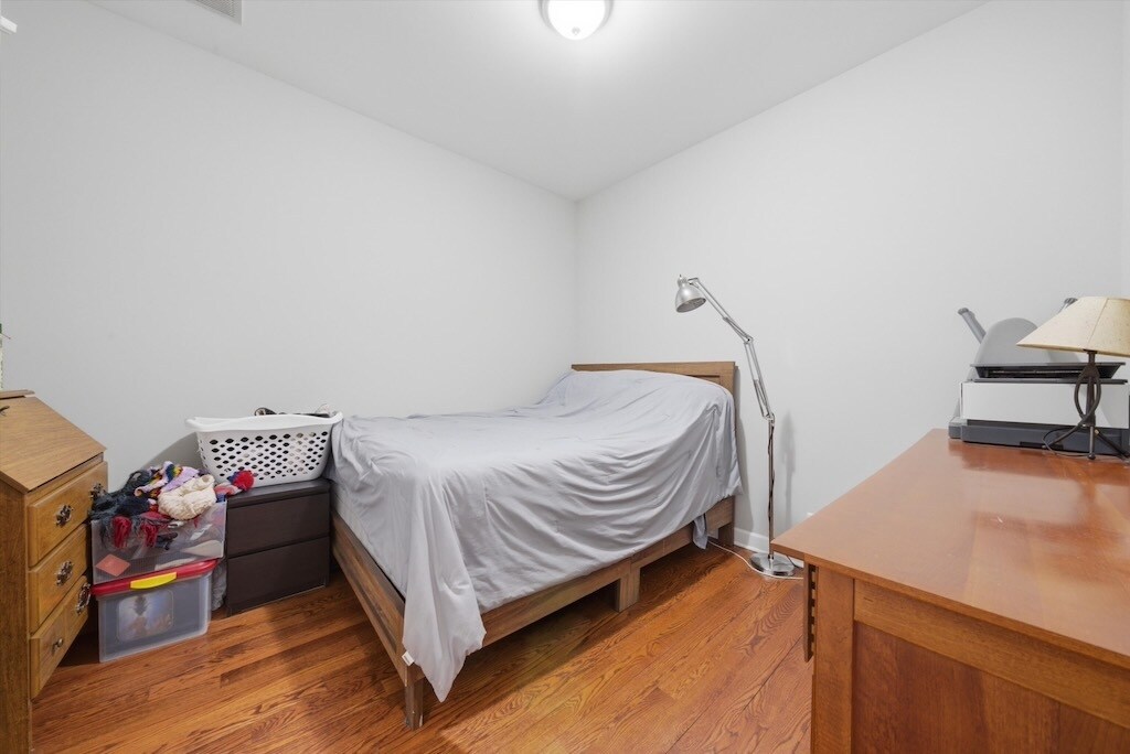 Building Photo - 2114 W Rice St