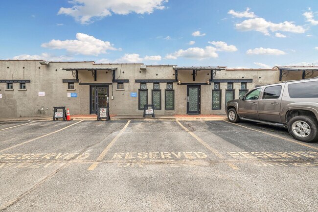 Building Photo - 329 N West Ave