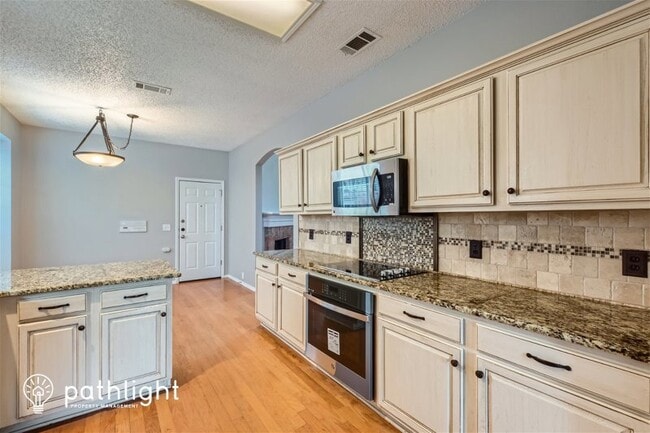 Building Photo - 9512 Preston Vineyard Dr