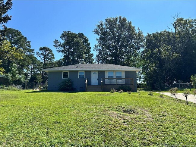 Building Photo - 3921 Village Dr