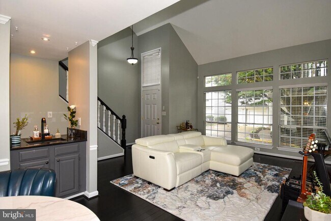 Building Photo - 406 Fortress Way