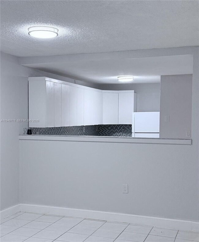 Building Photo - 10000 NW 80th Ct