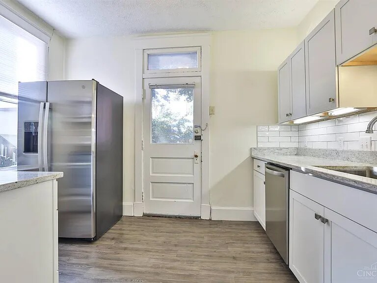 Building Photo - 2911 Robertson Ave