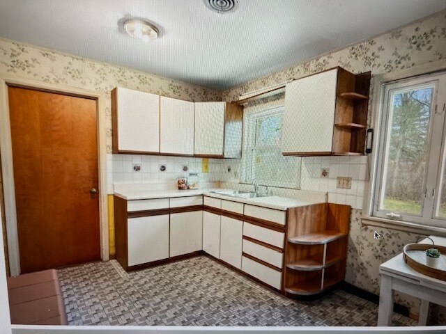 Building Photo - 719 Hanshaw Rd