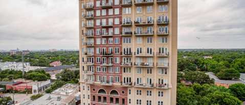 Building Photo - 4611 Travis St