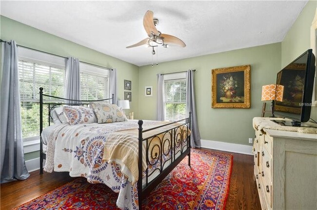 Building Photo - Amazing 4 BR Pool home in the heart of Tho...