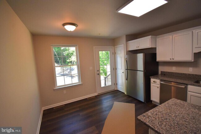 Building Photo - 358 E Nesquehoning St