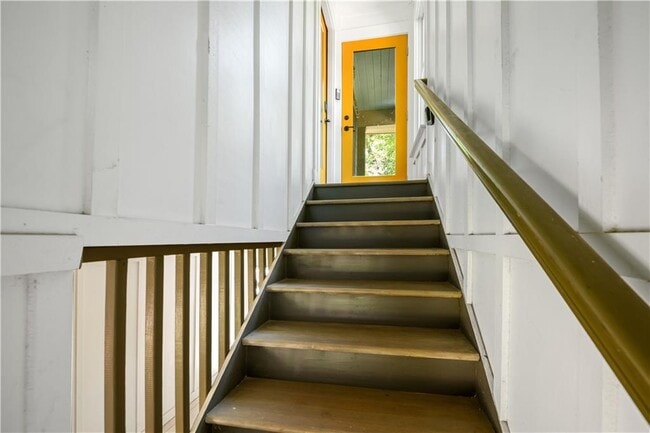 Building Photo - 347 Sinclair Ave NE