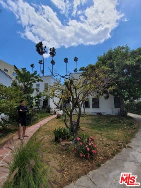 Building Photo - 5405 Russell Ave