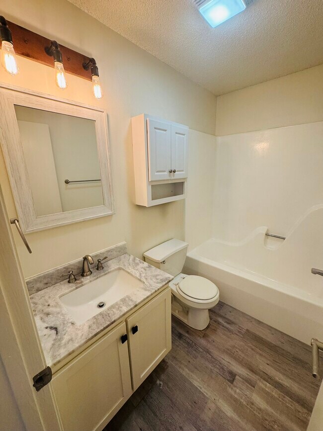 Building Photo - 365 Beaver Kreek Center