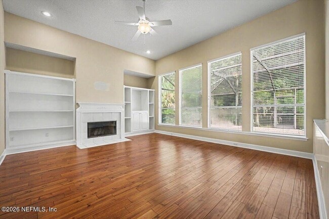 Building Photo - 337 S Mill View Way