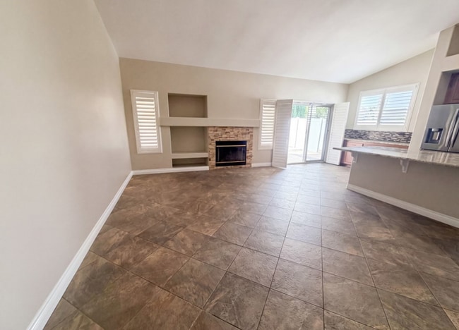 Building Photo - 3630 Vanderbilt Dr