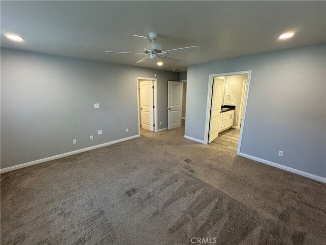 Building Photo - 501 Villa Way