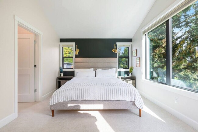 Building Photo - 9047 51st Ave NE