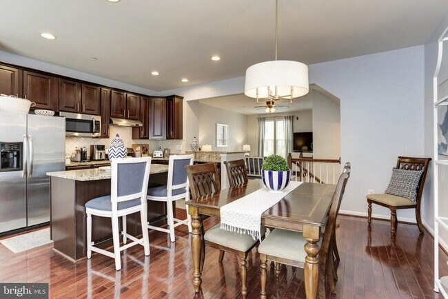 Building Photo - 7359 Matchbox Alley