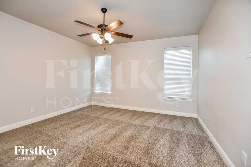 Building Photo - 293 Arbury Dr