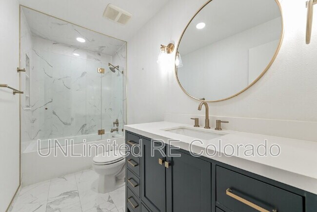 Building Photo - 7705 S Pontiac Ct