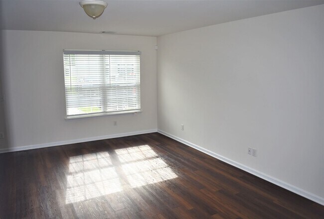 Building Photo - 75 BC