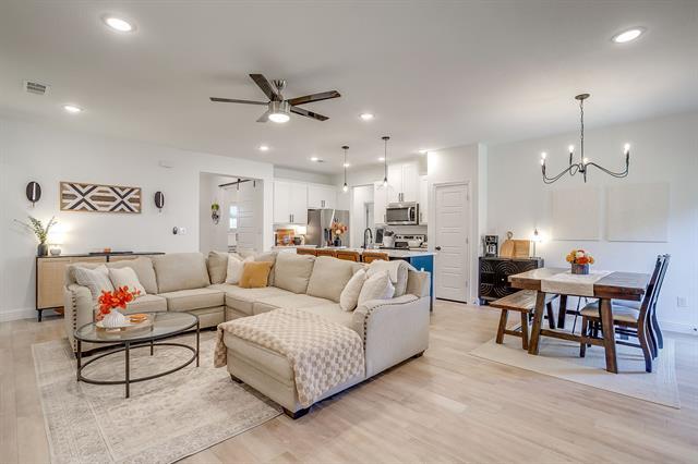 Building Photo - 2217 Forest Hill Ln