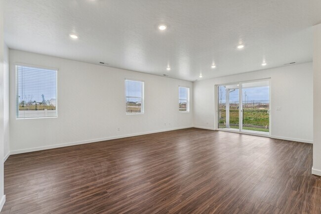 Building Photo - 8284 W Grey Alder Dr