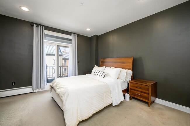 Building Photo - 207 Shearwater Ct W