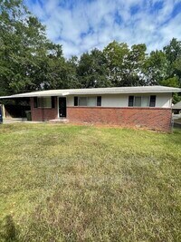 Building Photo - 4905 Wellborn Dr