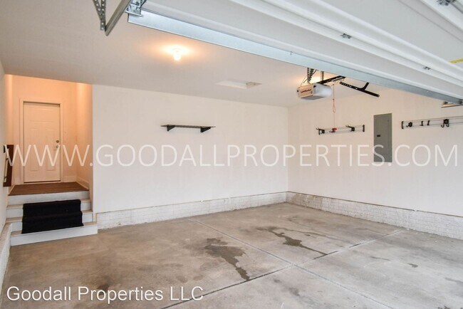 Building Photo - 3 br, 2.5 bath House - 312 N Warrior Lane